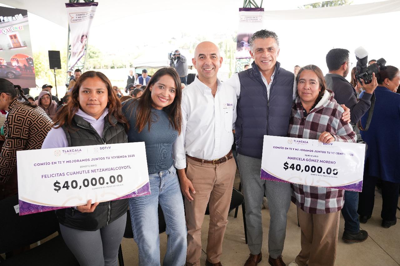 Asiste Alfonso Sánchez García a la entrega del programa 'Confío en ti y mejoramos tu vivienda 2025'